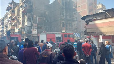 حريق يلتهم عمارة سكنية في بورسعيد