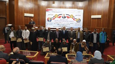 سلّم عقود عمل لذوي الهمم.. تفاصيل جولة وزير القوى العاملة في البحر الأحمر