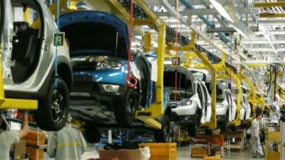 خبير: مصر تمتلك 45% من المكون المحلي لصناعة السيارات الكهربائية