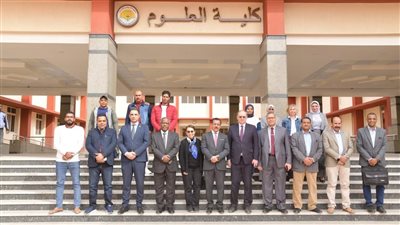 جامعة الوادي الجديد تستقبل سفير الاتحاد الأوروبي بالقاهرة 