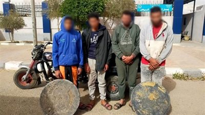 سقوط تشكيل عصابي تخصص في سرقة أغطية البالوعات من الطريق العام بالقاهرة