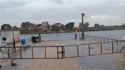 غلق 4 معديات بسبب الأمطار والرياح في البحيرة.. وتوفير سيارات لنقل المواطنين | صور