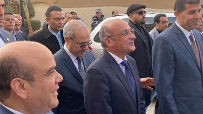 وصول وزير العدل إلى مقر افتتاح مجمع محاكم حلوان بعد تطويره│ صور