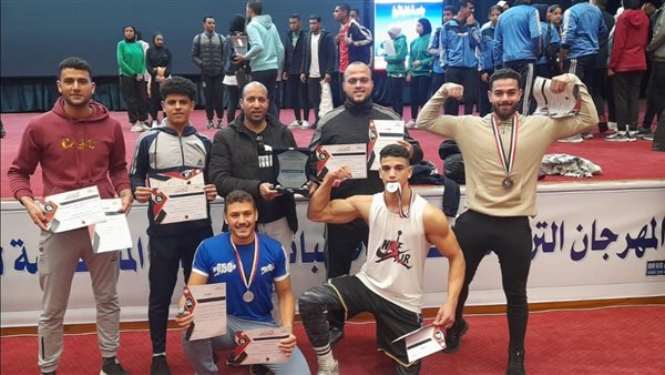 الطلاب الفائزين 