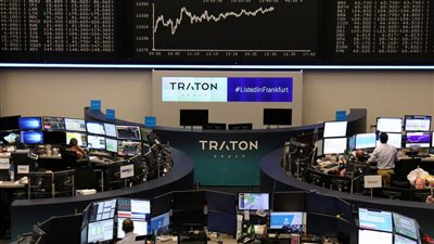 انخفاض الأسهم الأوروبية إلى أدنى مستوياتها في أسبوعين بعد خفض تصنيف أمريكا