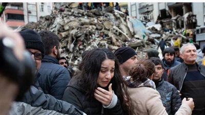 اللقطات الأولى لوصول طائرات المساعدات المصرية والإغاثة لتركيا | فيديو