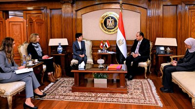 وزير الصناعة: فرص استثمارية متميزة أمام مجتمع الأعمال السويسري فى السوق المصري