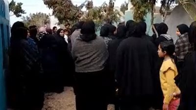 المئات يشاركون في تشييع جثمان شاب توفي أثناء لعب كرة القدم بالشرقية| بث مباشر 