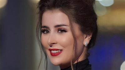 تمنت العمل مع نيللي كريم ومنة شلبي.. لمحات من حياة عائشة بن أحمد في عيد ميلادها الـ 34