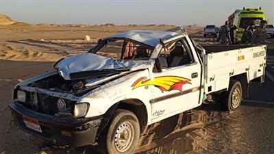 إصابة 11 شخصا إثر انقلاب سيارة ربع نقل بطريق أبو سمبل