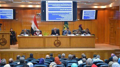 محافظ القليوبية يوجه بصيانة المدارس قبل بداية الفصل الدراسي الثاني 