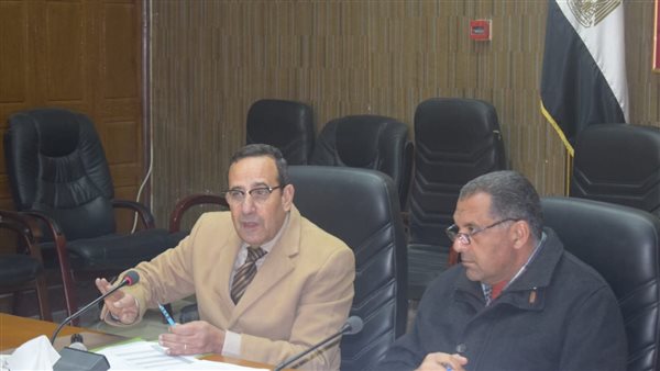 جانب من اجتماع المحافظ