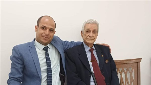 الدكتور يوسف نوفل