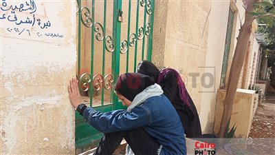 عقب تأييد إعدام قاتل نيرة أشرف.. صديقات الضحية يتوافدن على قبرها| بث مباشر 