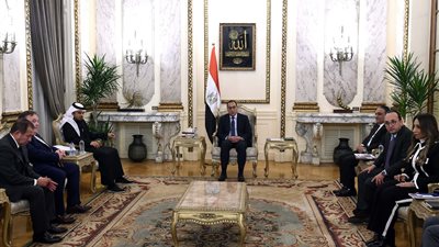 رئيس الوزراء يوجه بكون مجمع العلمين للتكرير على قمة أولويات مشروعات المرحلة المقبلة