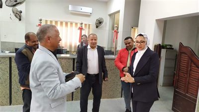 نائب محافظ الوادي الجديد تتابع سير العمل بالمركز التكنولوجي بالداخلة