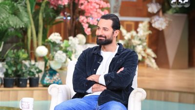 أحمد حاتم مازحًا: كنت عايز أتعاقد مع رونالدو للانضمام لفريق المطاريد