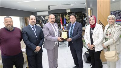دعم الوحدات الجديدة.. محور لقاء محافظ أسوان مع نقيب البيطريين