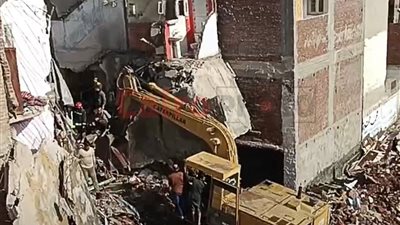 صحة البحيرة: ارتفاع ضحايا عقاري دمنهور المنهارين إلى 23 مصابا وجثتين