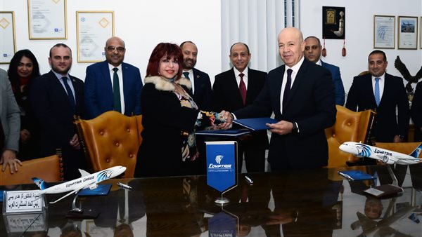 جانب من توقيع البروتوكول