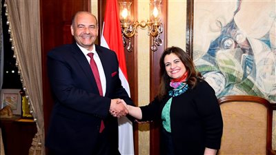 خلال استقبالها قنصل مصر بشيكاغو.. وزيرة الهجرة: ترتيب برنامج ثقافي وسياحي لشباب الجالية المصرية