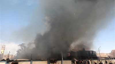 نشوب حريق بمصنع ملابس جاهزة في السويس بدون خسائر بشرية| فيديو