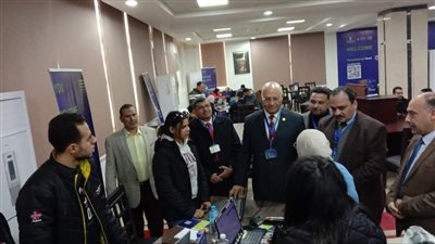 رئيس جامعة بنها يتابع فعاليات اليوم الأول لـ هاكاثون الحكومة الذكية في نسخته الثانية