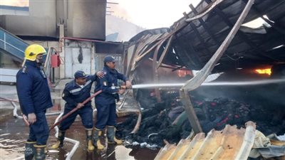 السيطرة على حريق نشب بمحل بويات في منطقة الظاهر