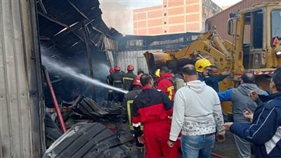 مصدر: 8 ملايين جنيه خسائر مبدئية في حريق مصنع ملابس السويس