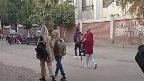 التلاميذ في طريقهم