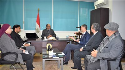 نائب وزير الإسكان يبحث مع وفد الاتحاد الأوروبي سبل تعزيز التعاون مستقبلا في قطاع مياه الشرب