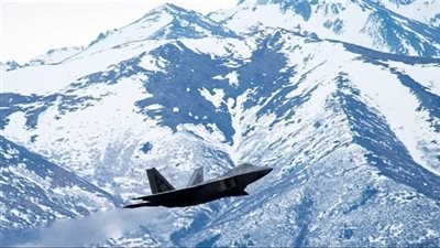 رئيس الوزراء الكندي يعلن إسقاط جسم طائر غير محدد فوق كندا | فيديو