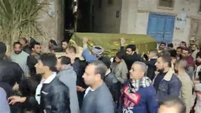 أهالي قرية العتامنة بسوهاج يشيعون جنازة معلمة توفيت أثناء عملها داخل المدرسة | صور