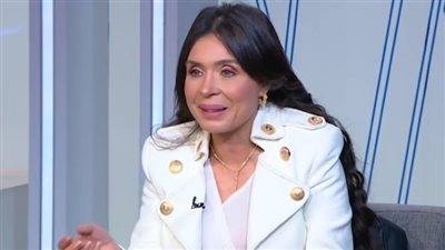 الراقصة دينا: عشت قصة حب مع رجل مسيحي.. وأرفض تجميد البويضات لأنها لعب بالأنساب 