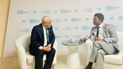 حجازي: نراعي تطبيق المعايير الدولية في طرق التدريس والمناهج الدراسية المتبعة بالمدارس