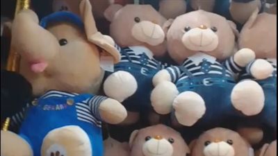 أسعار هدايا عيد الحب 2023.. الدبدوب يبدأ من 50 جنيها والوردة بـ 10 | بث مباشر