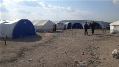 بعد انهيار منازلهم واللجوء للخيام.. سوريون يشكون قلة المساعدات وافتقاد أقل مقومات الحياة |صور وفيديو 