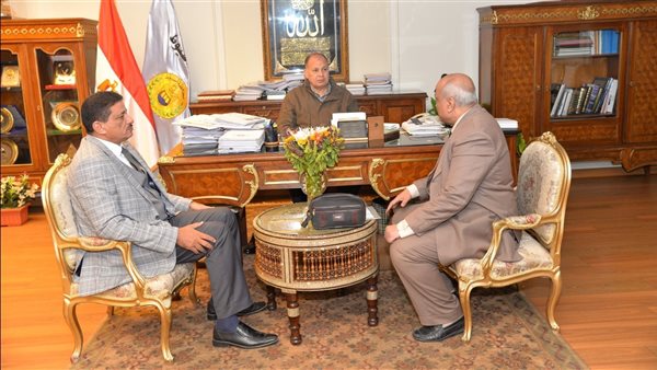 محافظ أسيوط 