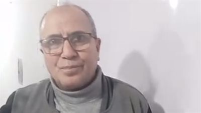 تخفيفًا عن أولياء الأمور.. معلم يطلق مبادرة لإعطاء الدروس الخصوصية مجانًا بالفيوم | بث مباشر