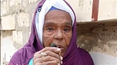 سيدة تحتضن قبر أبنائها وتقبله في عيد الحب ببني سويف: كانوا نور عيني وشمعتي اللي انطفت | بث مباشر 