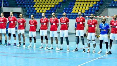 الخطيب يهنئ لاعبي طائرة الأهلي وجهازهم الفني والإداري والطبي ببطولة السوبر