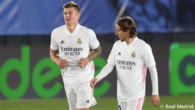 ريال مدريد يحسم موقفه من تجديد عقد مودريتش وكروس 