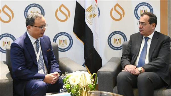 وزير البترول ورئيس