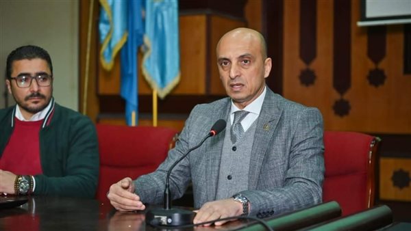 الدكتور علاء حلويش