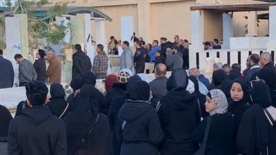 المئات يشاركون في تشييع جثمان مدرب كارتيه ببورسعيد| بث مباشر 