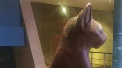 متحف آثار تل بسطا يعرض تمثالا للمعبودة باستت على قاعدة من البرونز 