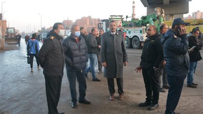 محافظ القليوبية: جار رفع كوبري مُشاة الثلاجة وفتح الطريق وعودة الحركة المرورية | فيديو 