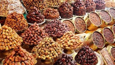 إقبال كبير للمواطنين على شراء التمور بطنطا استعدادا لشهر رمضان المبارك | بث مباشر