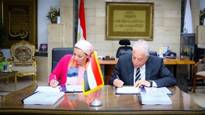 وزيرة البيئة ومحافظ جنوب سيناء يوقعان وثيقة خطة الأنشطة البحرية بمحمية رأس محمد | صور 