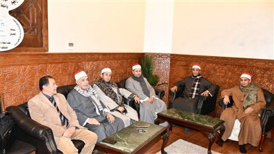 بدء توافد القراء بمقرأة كبار القراء برواية حفص من مسجد الإمام الحسين